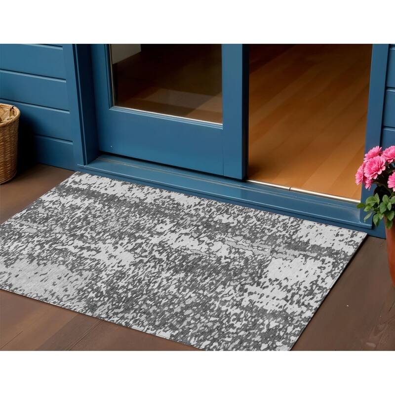 HomeRoots Abstract Transitional Rectangle Outdoor Rug - 3' x 5'