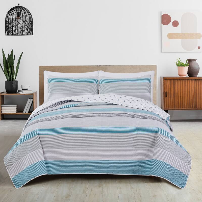 Premium Striped Microfiber Quilt Set With Shams
