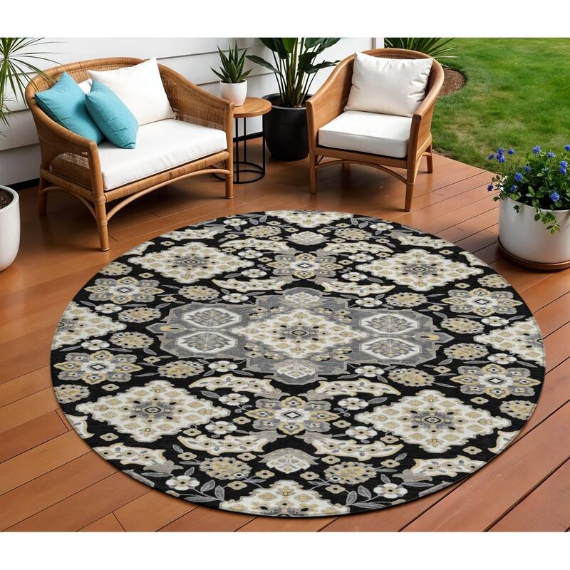 HomeRoots Medallion Traditional Rectangle Outdoor Rug - 8' Round