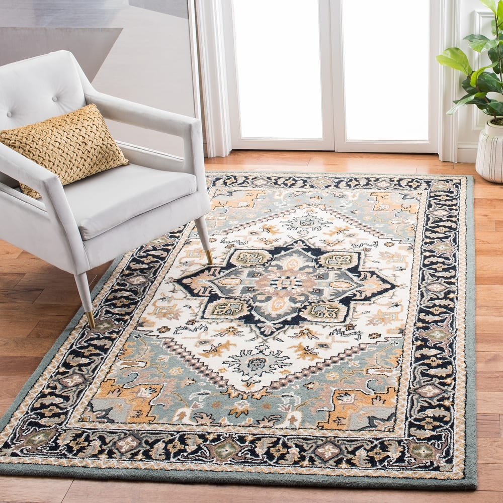 SAFAVIEH Handmade Heritage Carrol Traditional Oriental Wool Rug
