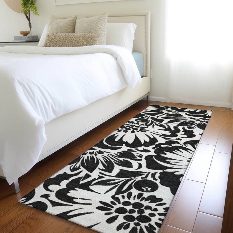 Machine Washable Indoor/ Outdoor Whimsy Floral Chantille Rug - Black - 2'3" x 7'6"