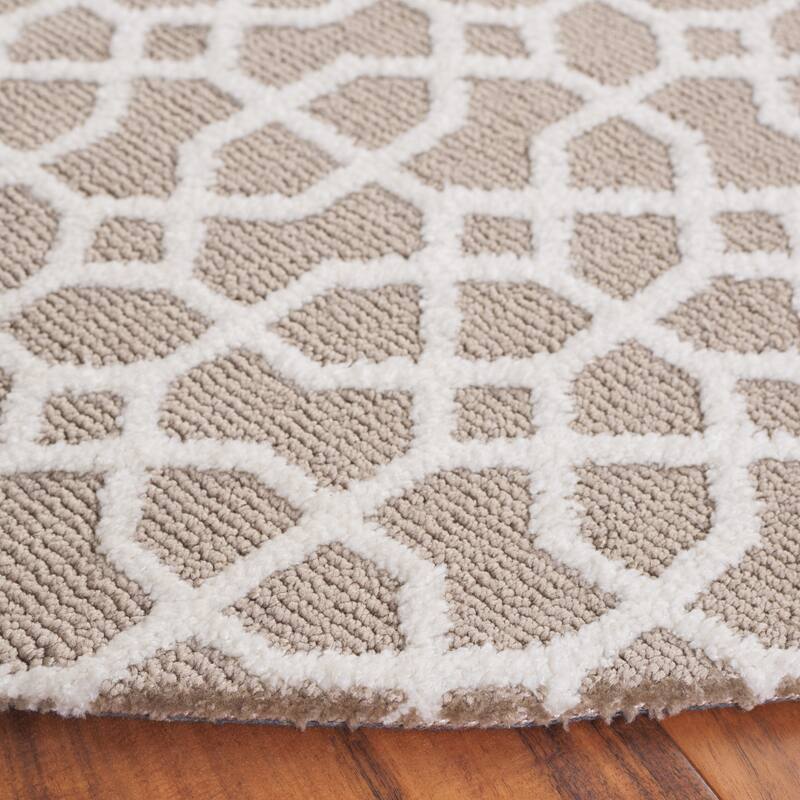 SAFAVIEH Audrey Nurhan Modern Geometric Rug
