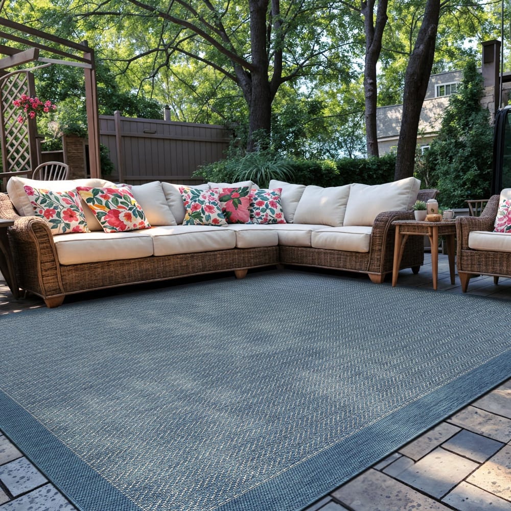 World Rug Gallery Contemporary Bordered Reversible Indoor / Outdoor Area Rug