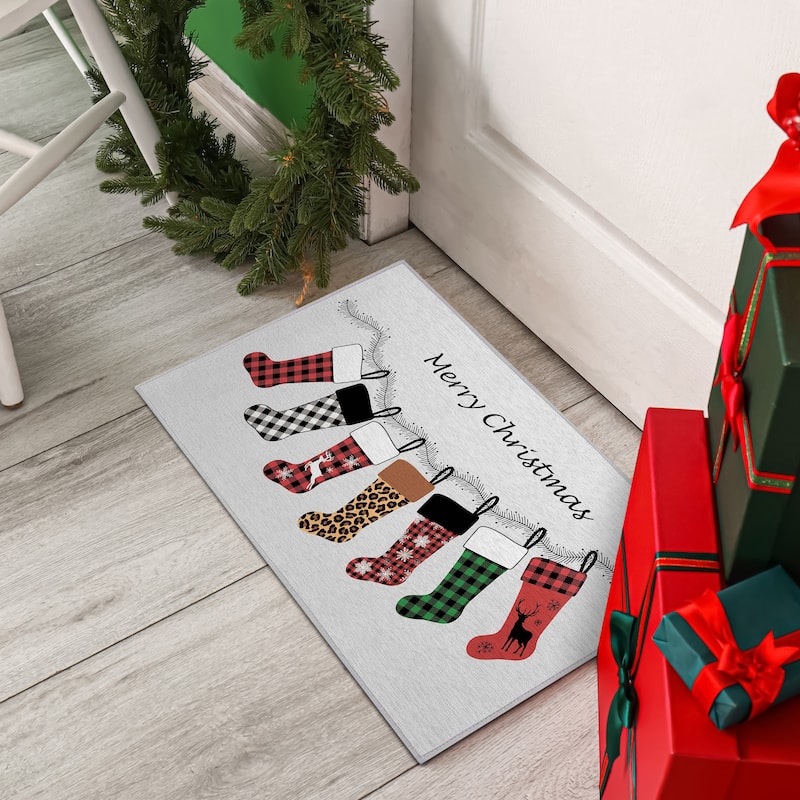 Indoor/ Outdoor Cozy Winter Gray Washable Holiday Rug - 1'8" x 2'6" - Gray