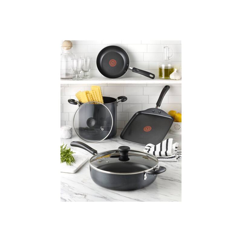 T-fal Essentials Nonstick Sauce Pan with lid, 3 quart, Black