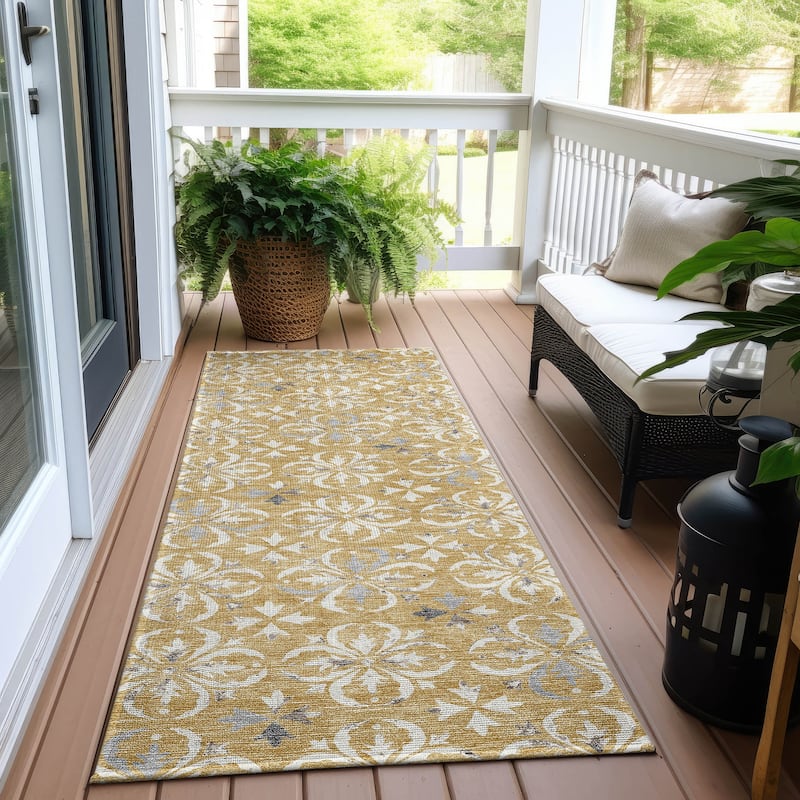 Machine Washable Indoor/ Outdoor Chantille Traditional Medallion Rug - Gold - 2'3" x 7'6"