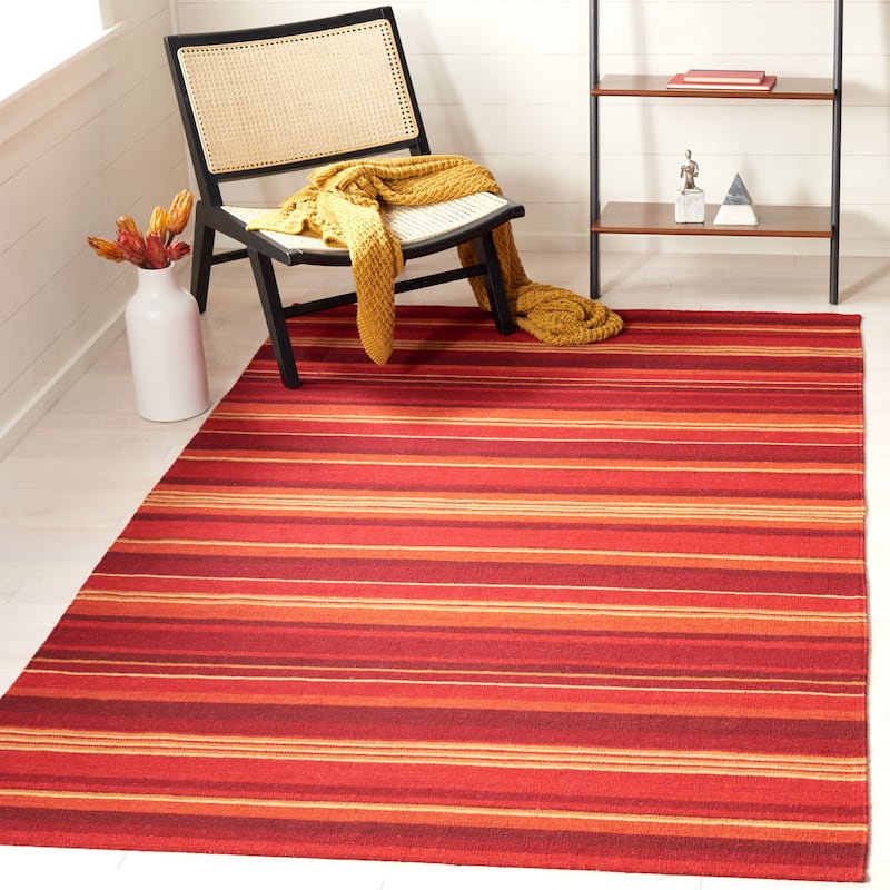 SAFAVIEH Handmade Striped Kilim Torrie Casual Wool Rug - 6' x 9' - Red