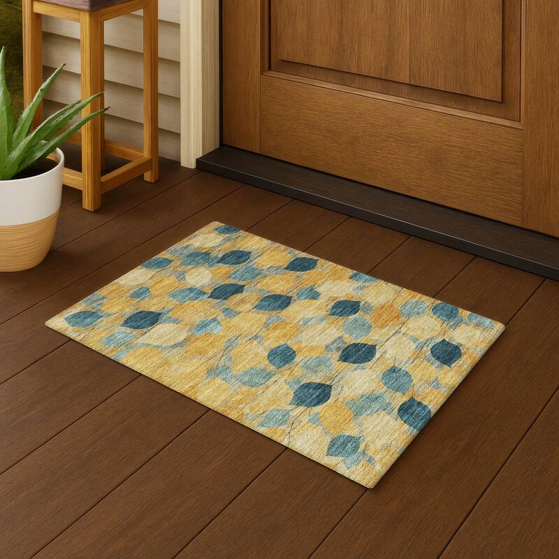 Machine Washable Indoor/ Outdoor Floral Mila Chantille Rug - Gold - 1'8" x 2'6"