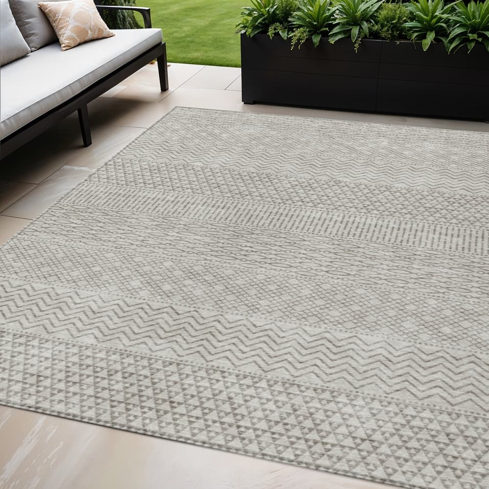 HomeRoots Chevron Modern Rectangle Outdoor Rug