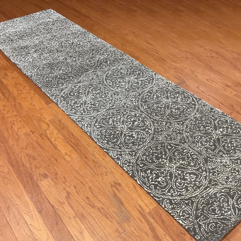 HERAT ORIENTAL Handmade Tibetan Wool Rug - 3' x 10'9