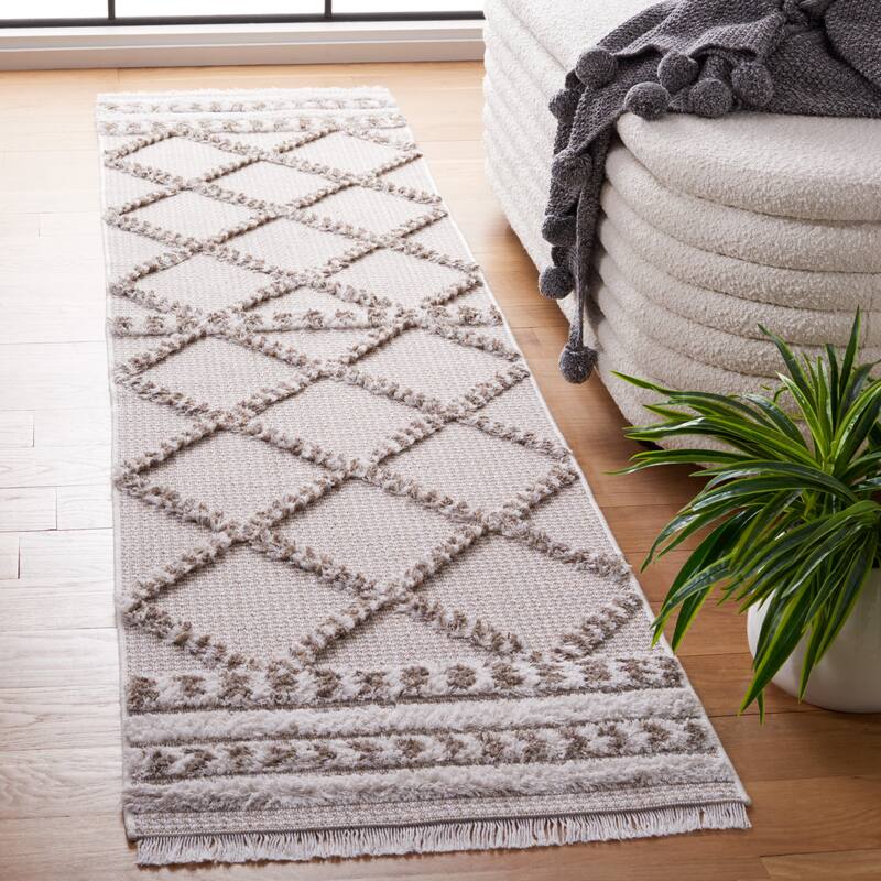 SAFAVIEH Augustine Saori Rustic Trellis Fringe Rug - 2' x 9' Runner - Ivory/Beige