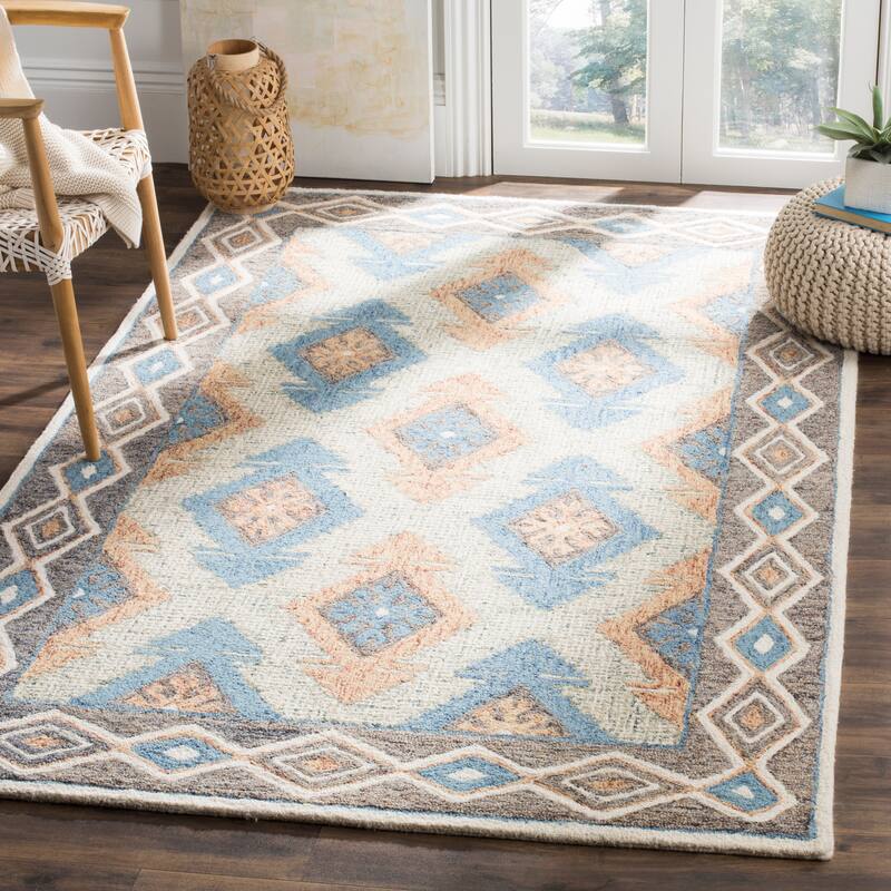SAFAVIEH, Handmade Micro-Loop Ottilde Wool Rug