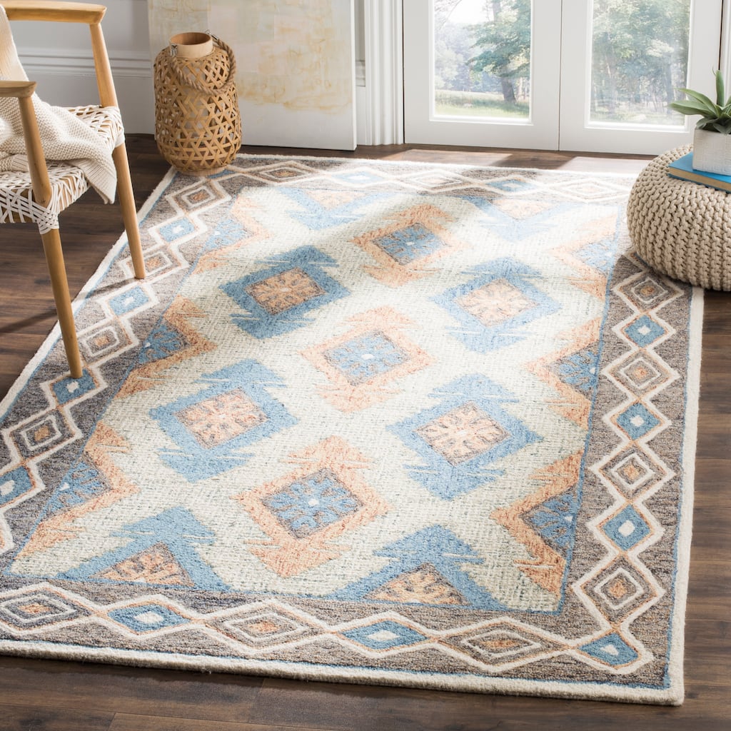 SAFAVIEH, Handmade Micro-Loop Ottilde Wool Rug