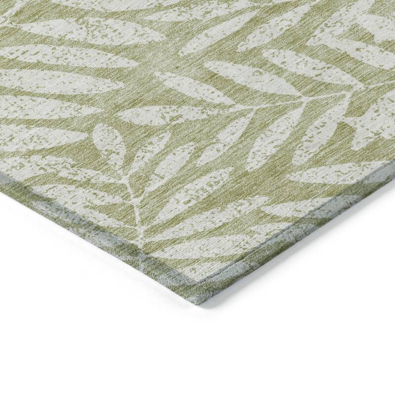 HomeRoots Floral Transitional Rectangle Outdoor Rug