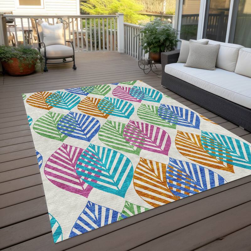 Machine Washable Indoor/ Outdoor Chantille Casual Palm Leaf Rug