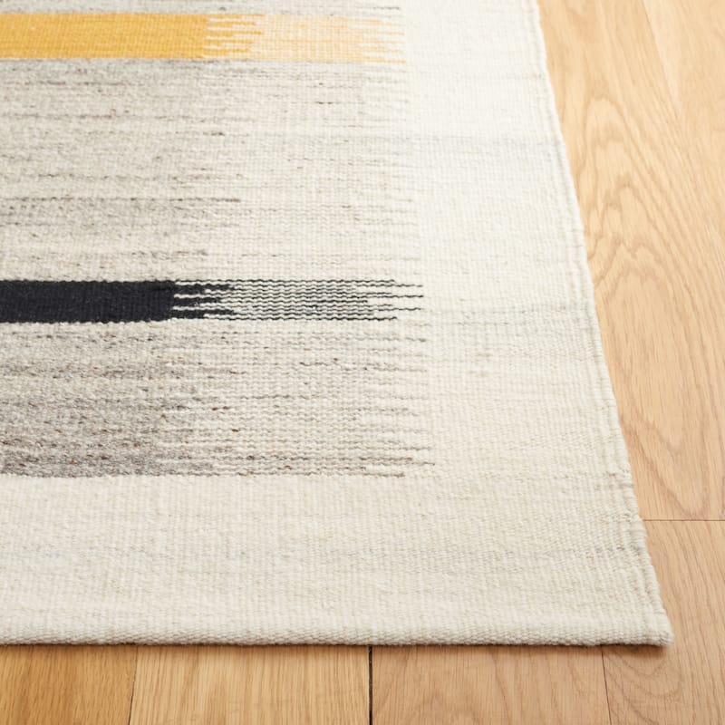 SAFAVIEH Handmade Kilim Quyen Boho Stripe Wool Rug