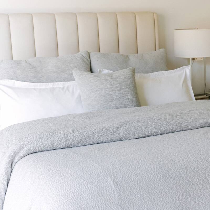 Jennifer Adams Chunky Super Soft Boucle Comforter - King - Silver