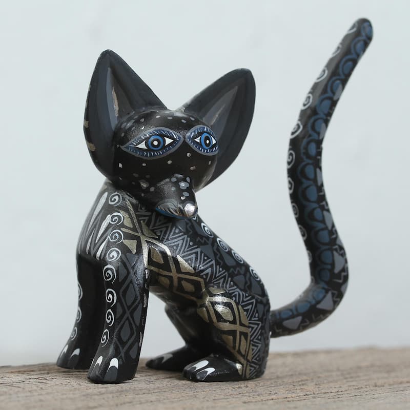 NOVICA Handmade Black Fox Wood Alebrije Figurine - 5.5" L x 5.3" W x 2.4" H
