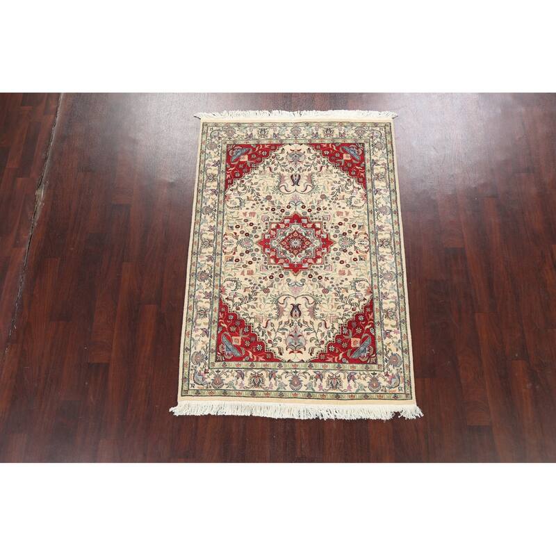 Wool/ Silk Vegetable Dye Tabriz Area Rug Hand-knotted Oriental Carpet - 4'2" x 6'1"
