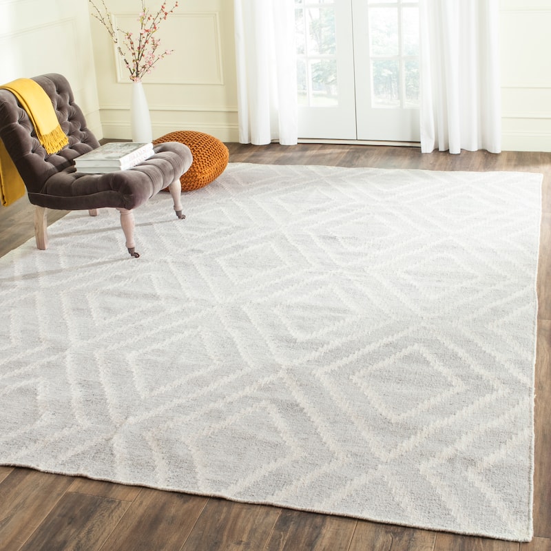 SAFAVIEH Handmade Flatweave Kilim Ana-Belen Wool Rug - 5' x 8' - Silver/Ivory