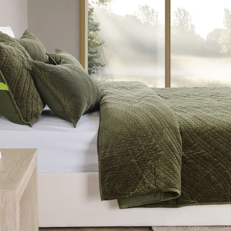 Villa by Classic Home Elms Velvet Cotton Blend Quilt