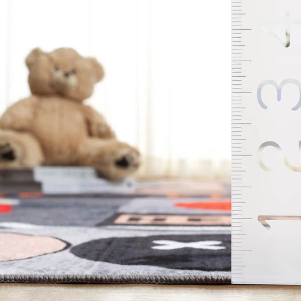 SAFAVIEH Santa Monica Kids Sakae Machine Washable & Slip Resistant Rug