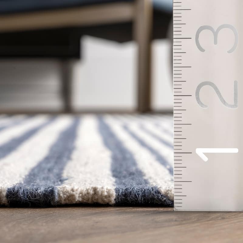 Nuloom Rose Stripe Cotton Flatweave Tassel Area Rug