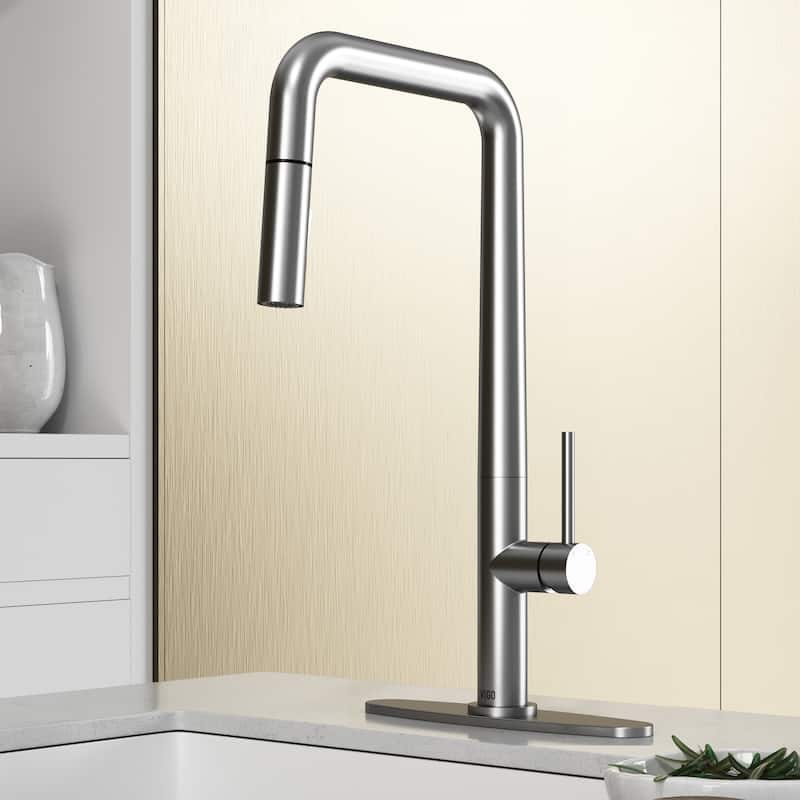 VIGO Parsons 18" H Single Handle Pull-Down Sprayer Kitchen Faucet