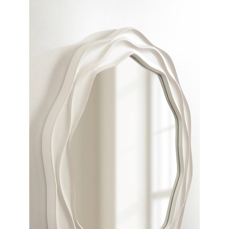 Kate and Laurel Wavern Round Wavy Mirror - 29x29