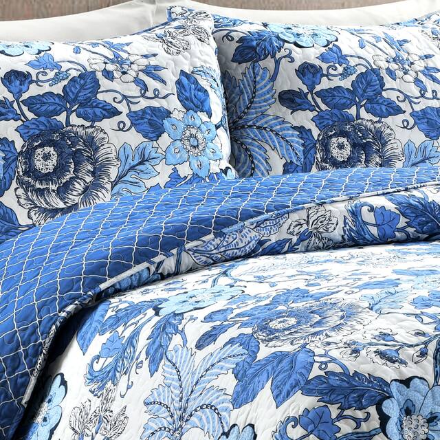 The Curated Nomad Chorro 3-piece Quilt Set