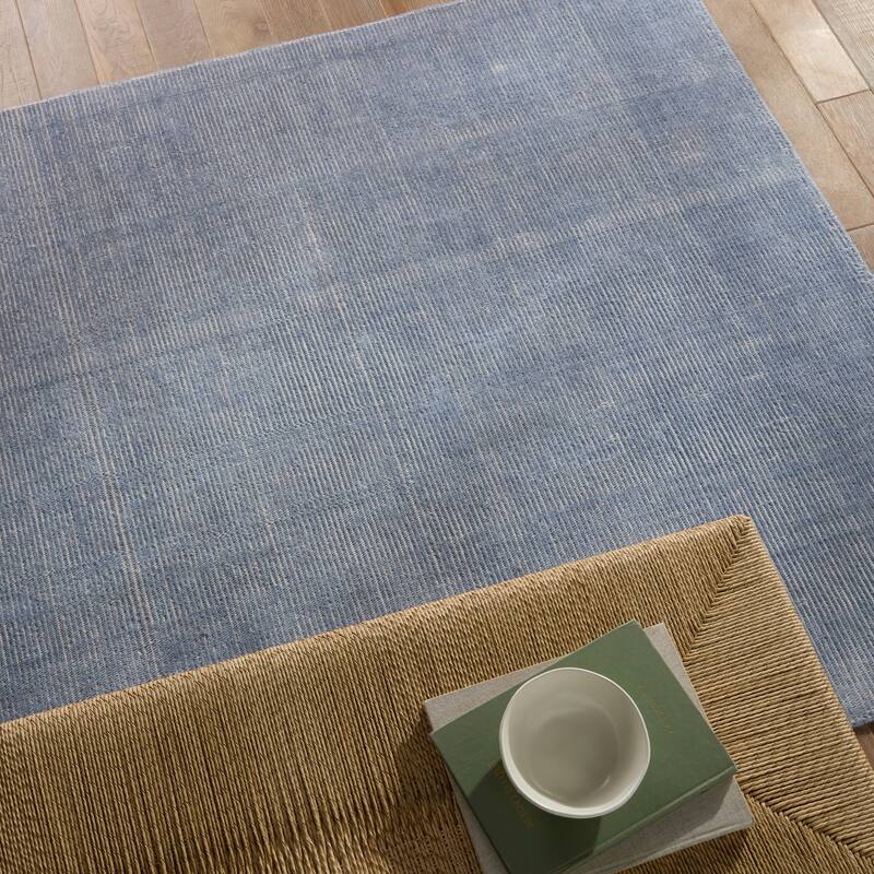 Everen Handmade Indoor/ Outdoor Solid Area Rug