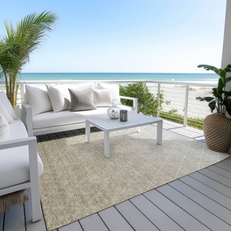 Machine Washable Indoor/ Outdoor Ombre Trellis Chantille Rug