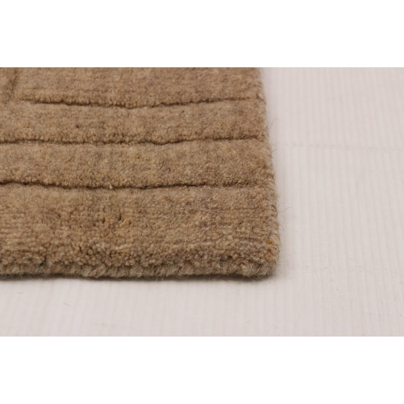 Kashkuli Gabbeh Tan Rug 6'8" x 9'4" - 6'8 x 9'4
