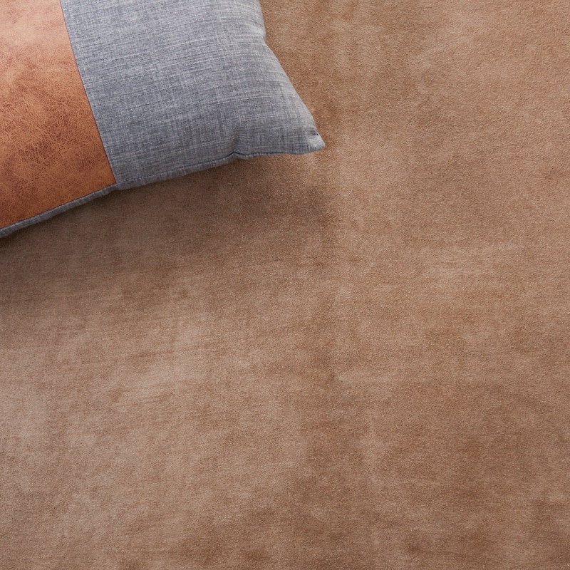 SAFAVIEH Handmade Cow Hide Devendra Cabin & Lodge Rug - Beige - 5' x 7'