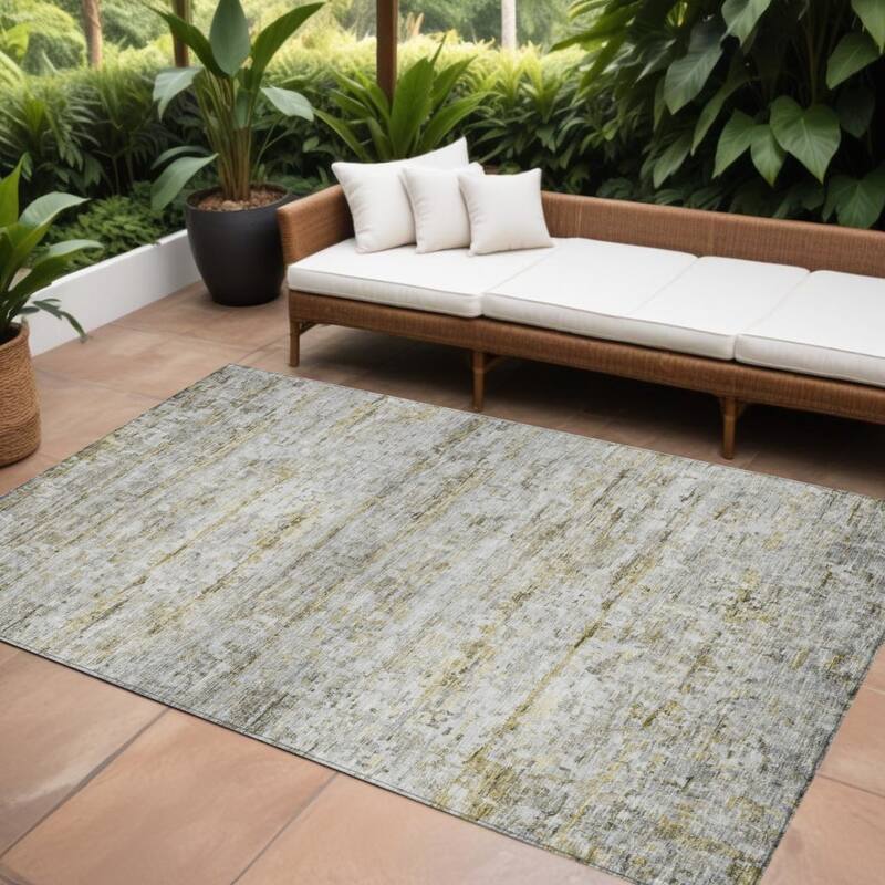 HomeRoots Striped Transitional Rectangle Outdoor Rug - 9' X 12'