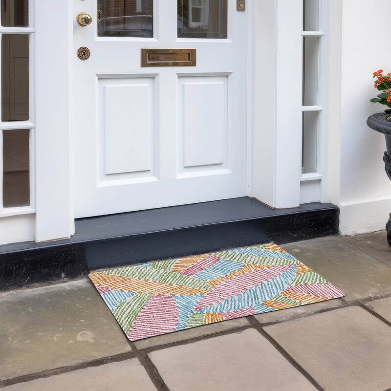 Machine Washable Indoor/ Outdoor Chantille Contemporary Squiggles Rug - White - 1'8" x 2'6"