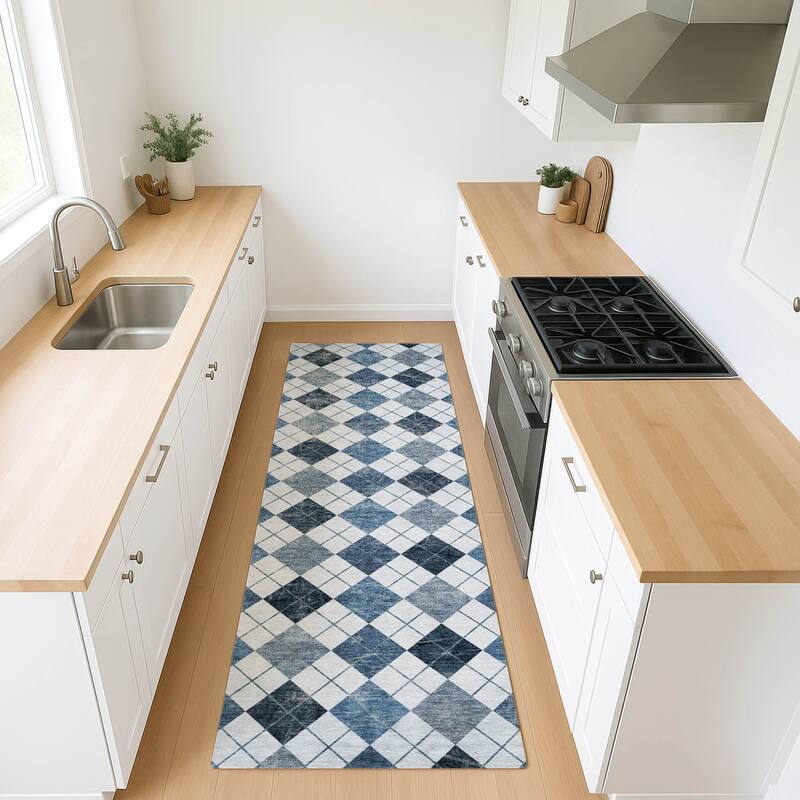 Machine Washable Indoor/ Outdoor Modern Argyle Chantille Rug