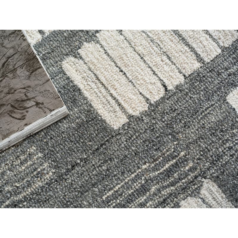 Naturals Handmade New Zealand Wool in Ivory/Silver Area Rug