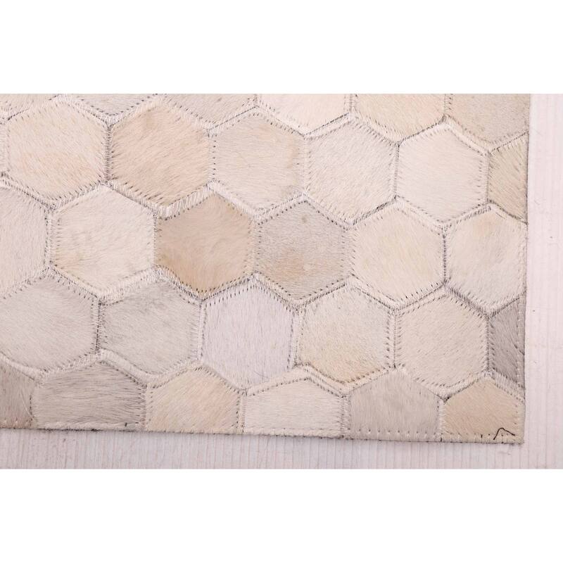 ECARPETGALLERY Handmade Cowhide Patchwork Ivory Leather Rug - 6'0 x 6'0