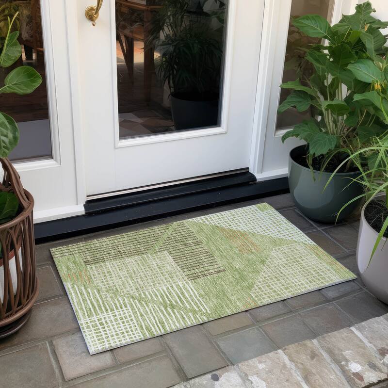 Machine Washable Indoor/ Outdoor Casual Contemporary Chantille Rug - Aloe - 1'8" x 2'6"