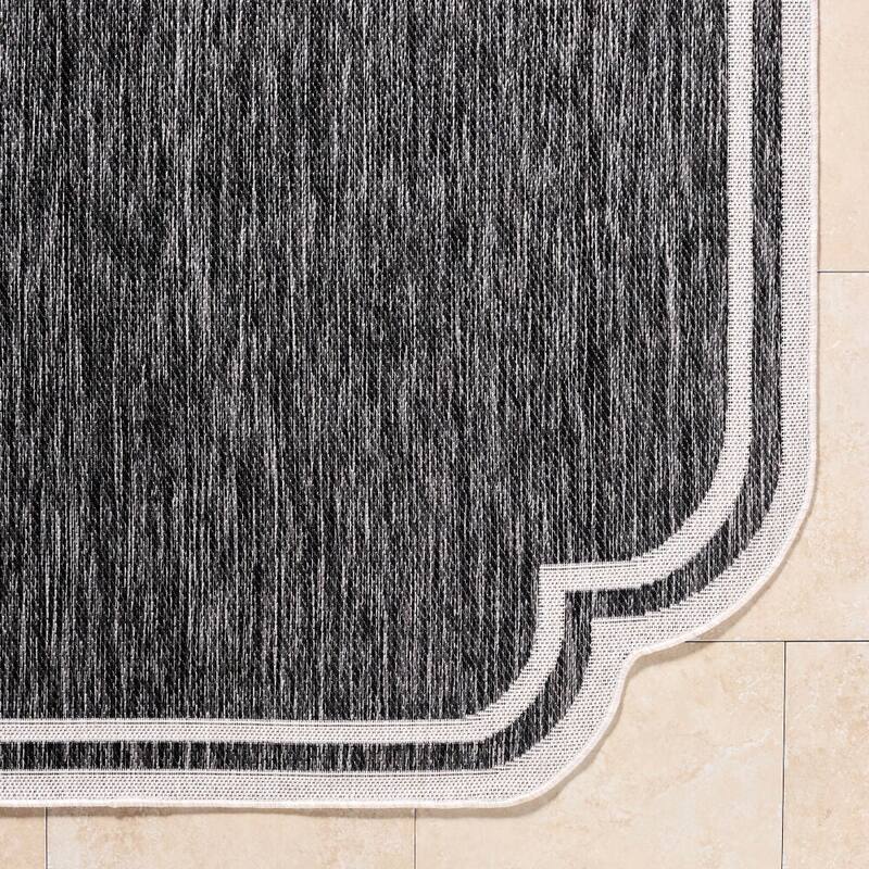 Livabliss Miami Beach Traditional Indoor/Outdoor Area Rug