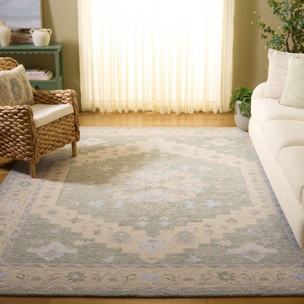 SAFAVIEH Handmade Heritage Neyka Traditional Wool Rug