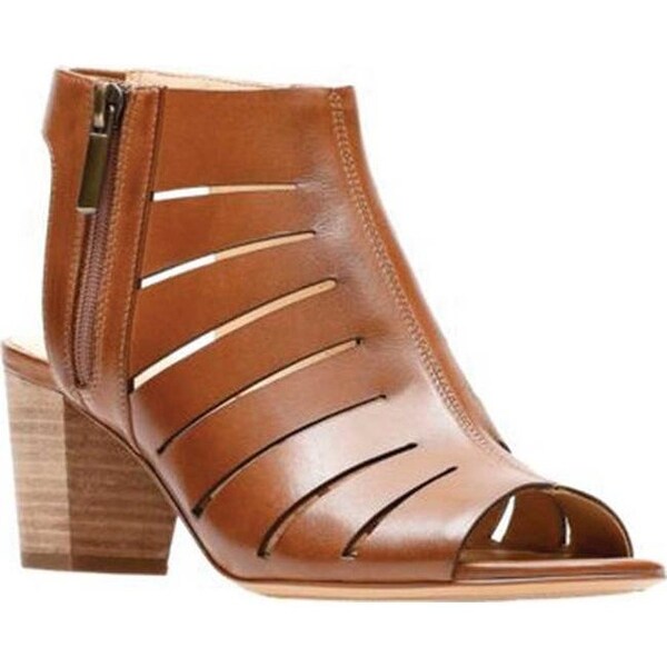 deloria ivy clarks