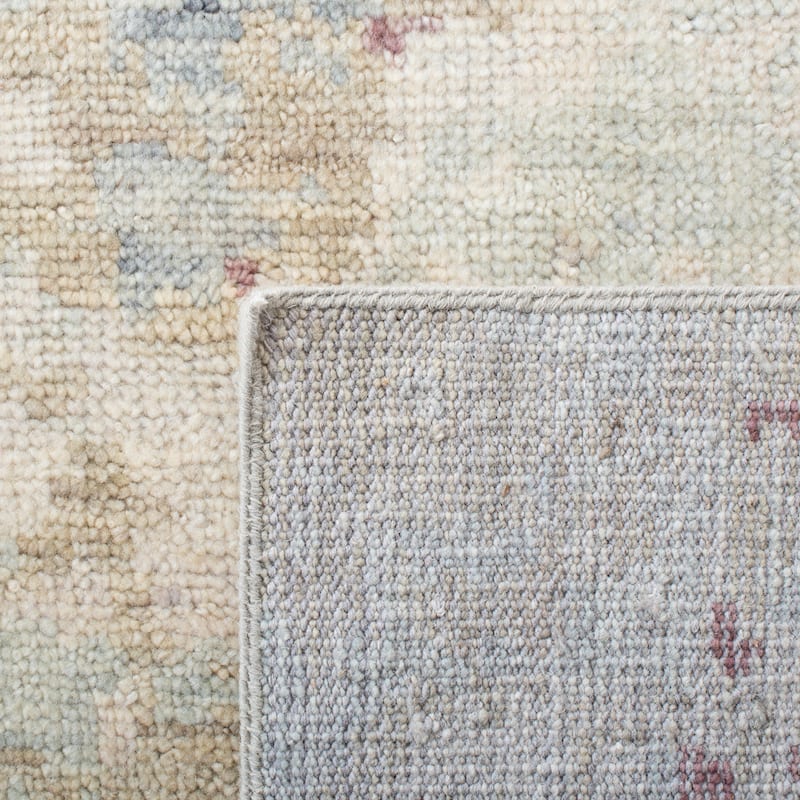 SAFAVIEH Hand-Knotted Samarkand Ruchma Wool Rug
