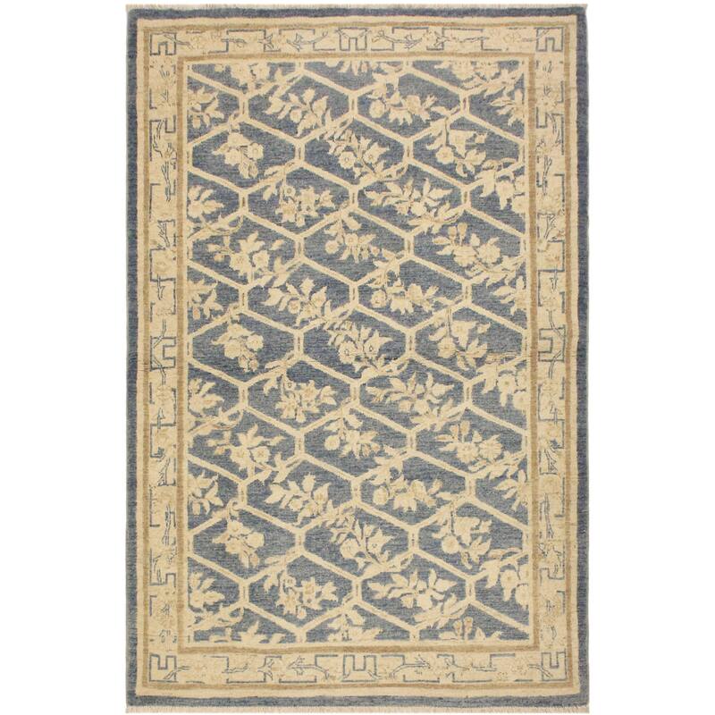 Hexagonal Trellis Floral Hand-Knotted Wool Area Rug - 4'2'' x 6'1''