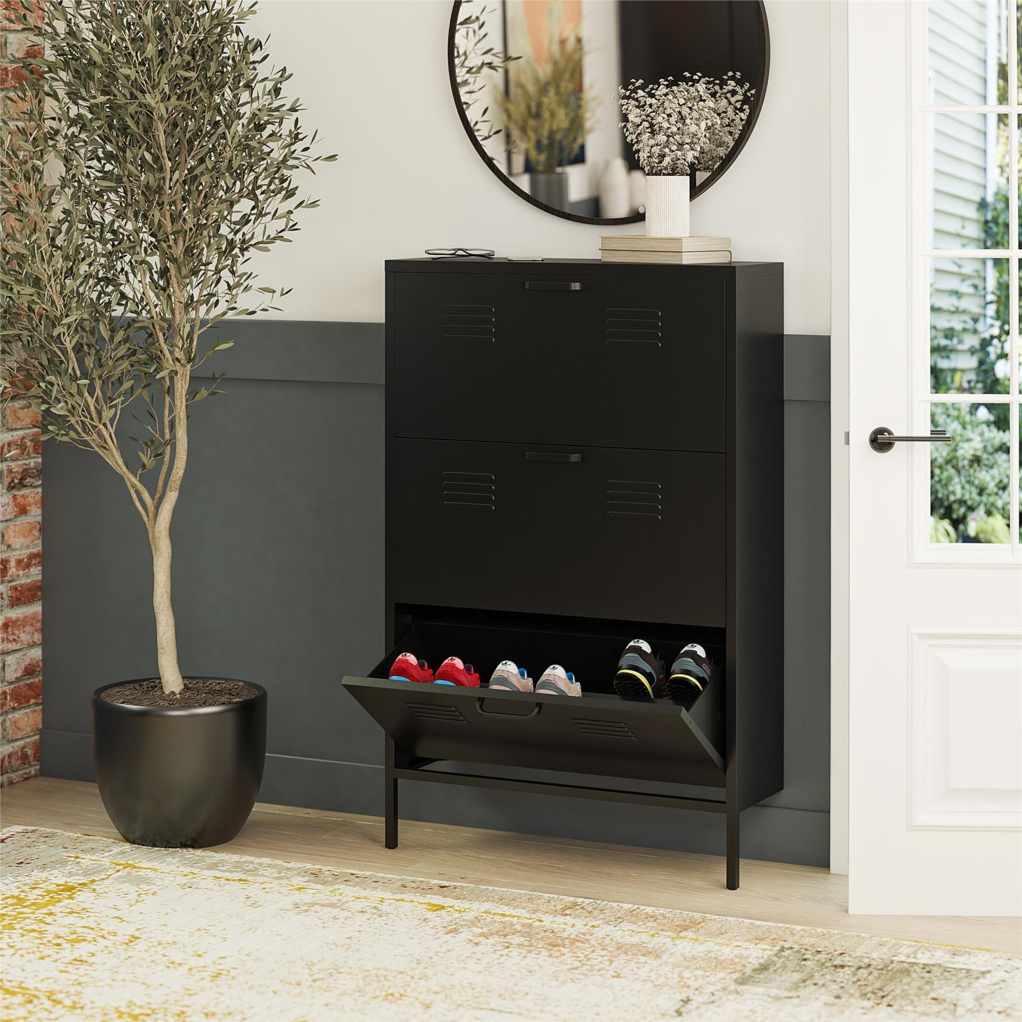 Shoe shop locker storage