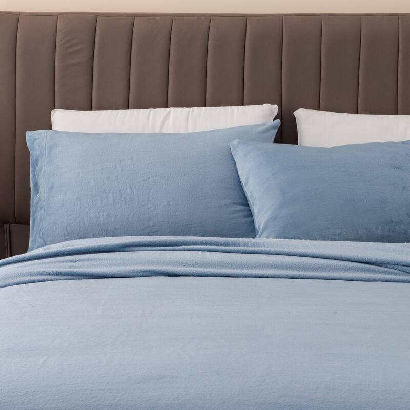 Great Bay Home Extra Soft Cozy Velvet Plush Solid Bed Sheet Set