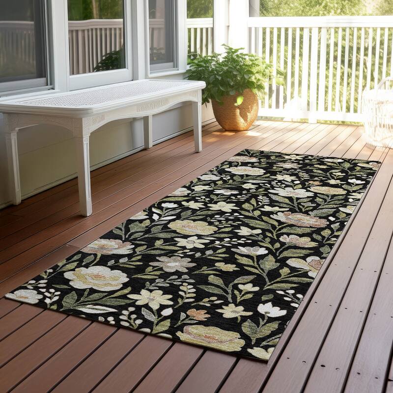 Machine Washable Indoor/ Outdoor Floral Garden Chantille Rug - Black - 2'3" x 7'6"