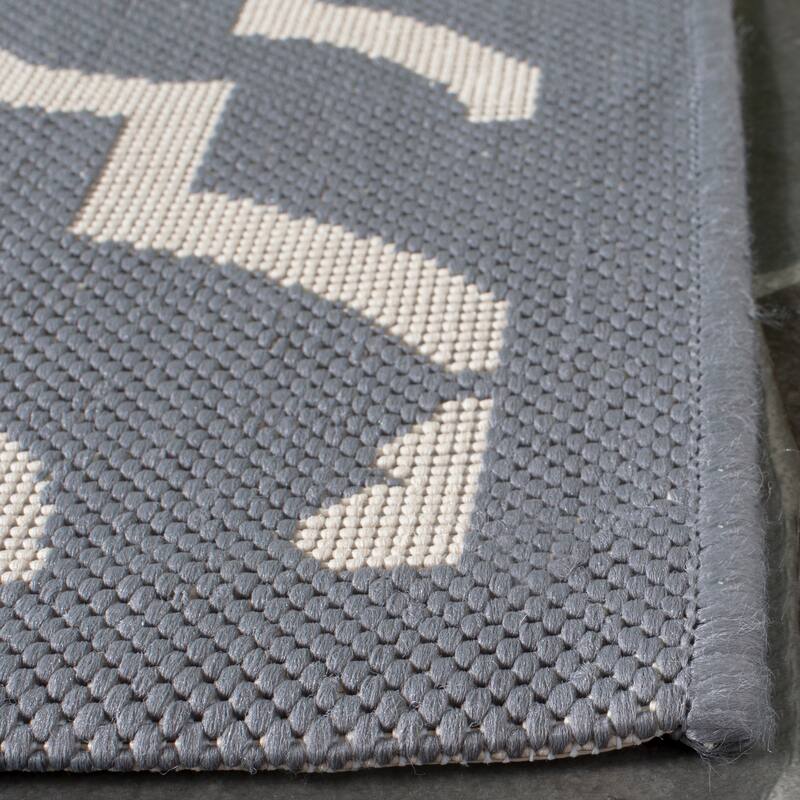 SAFAVIEH Courtyard Rheta Indoor/ Outdoor Waterproof Patio Backyard Rug