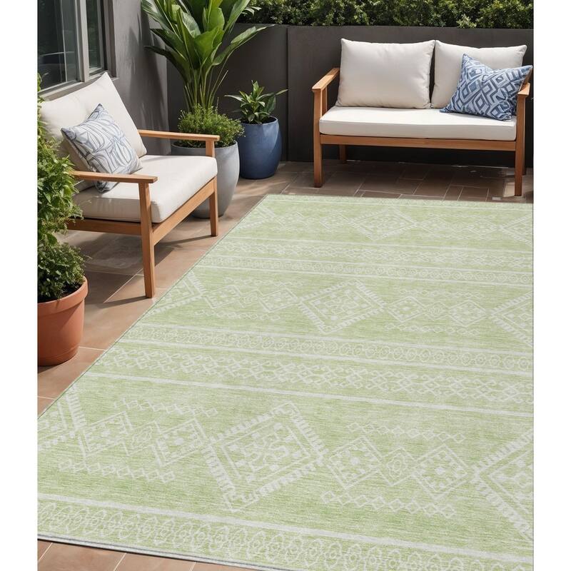 HomeRoots Southwestern Transitional Rectangle Outdoor Rug - 5' X 8'